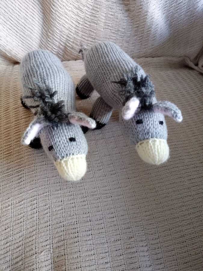 Kate has made 2 donkeys to go into her Noah's ark.